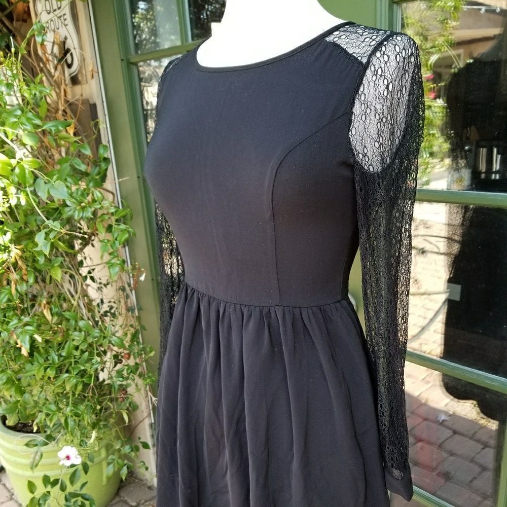 Doe & Rae dress black lace top XS